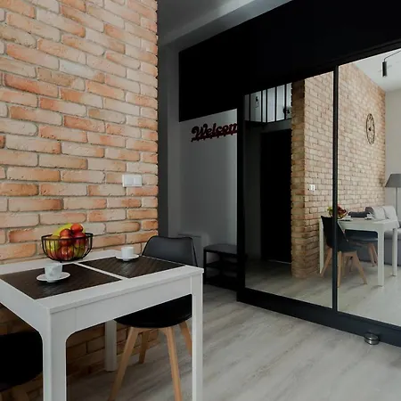 4 Eco Chateau Jagiellonska 22 Old Town * Varşova